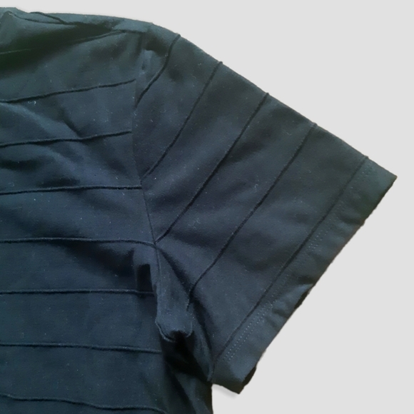 H&M raised ridged black crewneck t shirt like new - Picture 3 of 6